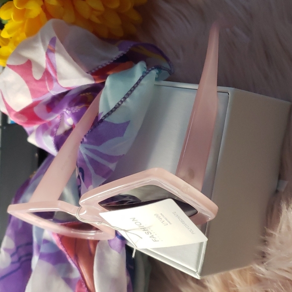 Fashion Shades 😎 - Picture 3 of 5